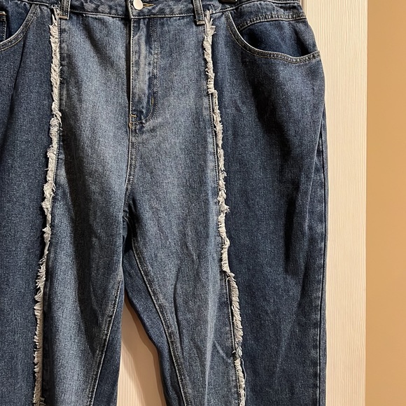 SHEIN Jeans - Picture 4 of 9